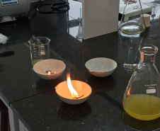 Alunos da rede estadual desenvolvem projeto que transforma óleo de cozinha em biocombustível
