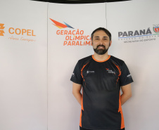 Programa Geração Olímpica e Paralímpica entrega mais de 400 kits para bolsistas da Capital
