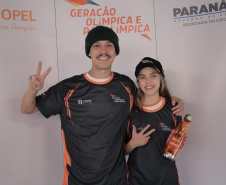 Programa Geração Olímpica e Paralímpica entrega mais de 400 kits para bolsistas da Capital