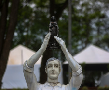 Com o maior monumento dedicado a Nossa Senhora Aparecida na América Latina, Itaipulândia recebe milhares de romeiros no Dia da Padroeira.