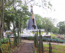 Com o maior monumento dedicado a Nossa Senhora Aparecida na América Latina, Itaipulândia recebe milhares de romeiros no Dia da Padroeira.