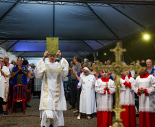 Com o maior monumento dedicado a Nossa Senhora Aparecida na América Latina, Itaipulândia recebe milhares de romeiros no Dia da Padroeira.