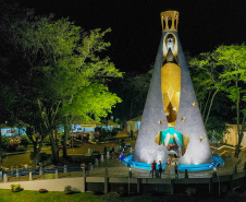 Com o maior monumento dedicado a Nossa Senhora Aparecida na América Latina, Itaipulândia recebe milhares de romeiros no Dia da Padroeira.