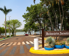 Com o maior monumento dedicado a Nossa Senhora Aparecida na América Latina, Itaipulândia recebe milhares de romeiros no Dia da Padroeira.