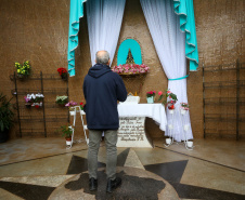 Com o maior monumento dedicado a Nossa Senhora Aparecida na América Latina, Itaipulândia recebe milhares de romeiros no Dia da Padroeira.