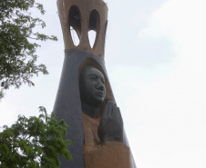 Com o maior monumento dedicado a Nossa Senhora Aparecida na América Latina, Itaipulândia recebe milhares de romeiros no Dia da Padroeira.