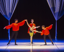 Espetáculo da Escola de Dança em 11 de novembro