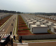 O governador Carlos Massa Ratinho Junior participou, neste sábado (9), da inauguração de um novo bairro planejado em Ponta Grossa, nos Campos Gerais. O Residencial Bem Viver Uvaranas, composto por 408 casas