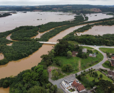 Paraná tem 13 municípios com decretos de situação de emergência homologados; Estado encaminha desabrigados a hotéis