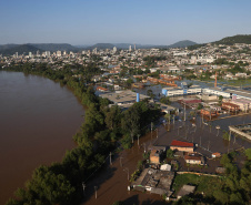 Em União da Vitória, governador Ratinho Junior anuncia pacote para auxílio às vítimas de enchentes