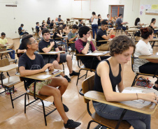 EDUCAÇÃO ENEM ADIADO