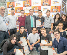 Copel divulga relação de estudantes que vão ganhar bolsa e mentoria por 5 anos