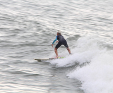 Instalação de estruturas marítimas fez com que Matinhos ganhasse pelo menos outros três pontos para a prática do surf: na Barrinha, Riviera e Flórida.