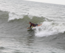 Instalação de estruturas marítimas fez com que Matinhos ganhasse pelo menos outros três pontos para a prática do surf: na Barrinha, Riviera e Flórida.