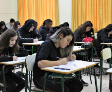EDUCAÇÃO ENEM ADIADO