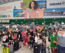 Paranaenses aproveitam embarque mais próximo de casa para celebrar datas especiais