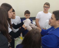 Sanepar realiza ações de sustentabilidade com estudantes em manancial de Bituruna