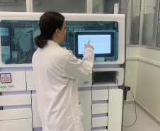  	Com 129 anos, Lacen finaliza 2023 com nova tecnologia de sequenciamento genético