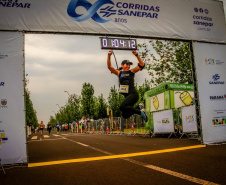 SANEPAR ENCERRA CORRIDA DE RUA