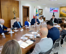  reunião entre o governador Carlos Massa Ratinho Junior e o chefe do governo regional, Jakub Chelstowkski, durante visita da comitiva polonesa à Curitiba. 