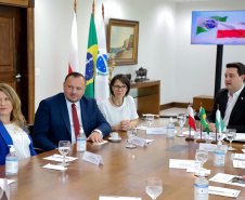  reunião entre o governador Carlos Massa Ratinho Junior e o chefe do governo regional, Jakub Chelstowkski, durante visita da comitiva polonesa à Curitiba. 