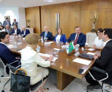  reunião entre o governador Carlos Massa Ratinho Junior e o chefe do governo regional, Jakub Chelstowkski, durante visita da comitiva polonesa à Curitiba. 