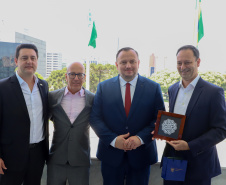  reunião entre o governador Carlos Massa Ratinho Junior e o chefe do governo regional, Jakub Chelstowkski, durante visita da comitiva polonesa à Curitiba. 