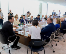  reunião entre o governador Carlos Massa Ratinho Junior e o chefe do governo regional, Jakub Chelstowkski, durante visita da comitiva polonesa à Curitiba. 