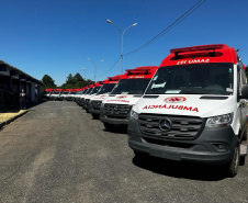 Paraná recebe 15 ambulâncias do Ministério da Saúde para reforçar atendimento de urgência