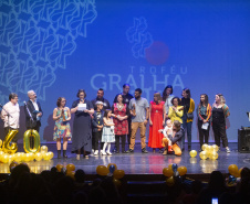 Troféu Gralha Azul premia peças e personagens do teatro na 40º edição