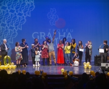 Troféu Gralha Azul premia peças e personagens do teatro na 40º edição
