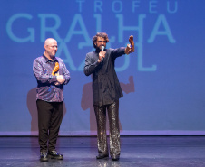 Troféu Gralha Azul premia peças e personagens do teatro na 40º edição