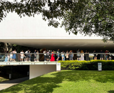 Recorde de público, exposição internacional e "obras fora de casa" marcam 2023 do MON