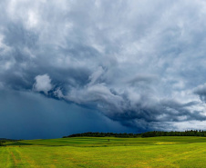 Boletim agrometeorológico do IDR-Paraná de novembro aponta atuação do El Niño provocando muita  chuva no Paraná