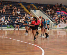 GINÁSIO DO TARUMÃ – Outro destaque do fim de semana do Esporte no Paraná foram as finais da Liga Metropolitana de Handebol, disputadas no Ginásio do Tarumã, um dos principais espaços esportivos pertencente ao Governo do Paraná.