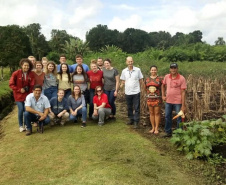 Produção rural e agroindústria transformam vida de família no litoral