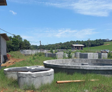 Em obras, a Estação de Tratamento de Esgoto ainda não pode receber o esgoto 
