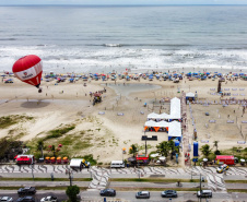 BALÃOJaneiro, 27 de janeiro de 2024 - Balão na estrutura da Arena Verão Maior Paraná em Caiobá.