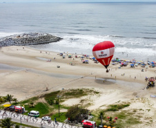 BALÃOJaneiro, 27 de janeiro de 2024 - Balão na estrutura da Arena Verão Maior Paraná em Caiobá.