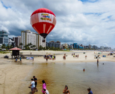 BALÃOJaneiro, 27 de janeiro de 2024 - Balão na estrutura da Arena Verão Maior Paraná em Caiobá.