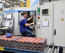 INDUSTRIA