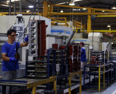 INDUSTRIA