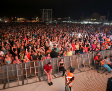 Roupa Nova e Rick e Renner encantam o público no segundo dia de shows no Verão Maior Paraná