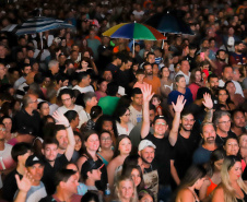 Roupa Nova e Rick e Renner encantam o público no segundo dia de shows no Verão Maior Paraná