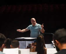 Orquestra Sinfônica do Paraná abre a temporada com a obra Floresta do  Amazonas