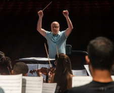 Orquestra Sinfônica do Paraná abre a temporada com a obra Floresta do  Amazonas