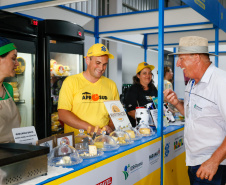 Pavilhão da Agroindústria Familiar do Show Rural reforça importância do apoio do Estado