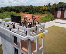 Bombeiros do Paraná disputam competição internacional de resgate em altura