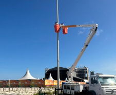 Com luzes cênicas e superpostes, Estado começa instalar novo sistema de iluminação em Matinhos