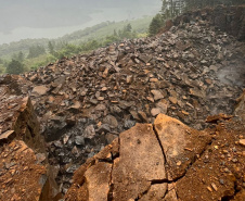 DER DETONAÇÃO DE ROCHAS